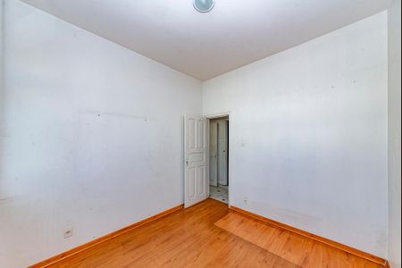 Apartamento para alugar com 81m², 2 quartos e 1 vaga Apartamento para alugar com 81m², 2 quartos e 1 vagaQuarto