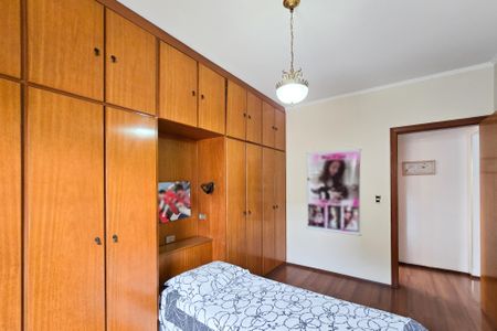 Casa à venda com 305m², 4 quartos e 4 vagas Casa à venda com 305m², 4 quartos e 4 vagasQuarto 2