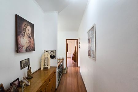 Casa à venda com 305m², 4 quartos e 4 vagas Casa à venda com 305m², 4 quartos e 4 vagasAcesso - Quartos