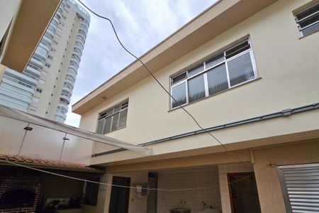 Casa à venda com 305m², 4 quartos e 4 vagas Casa à venda com 305m², 4 quartos e 4 vagasEdícula