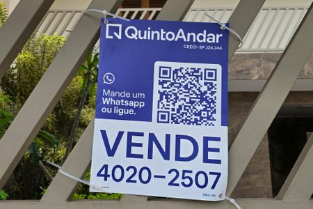 Casa à venda com 305m², 4 quartos e 4 vagas Casa à venda com 305m², 4 quartos e 4 vagasPLACA