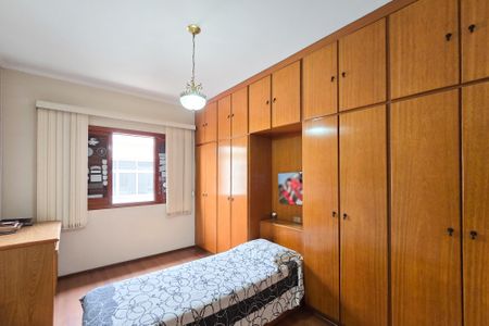 Casa à venda com 305m², 4 quartos e 4 vagas Casa à venda com 305m², 4 quartos e 4 vagasQuarto 2