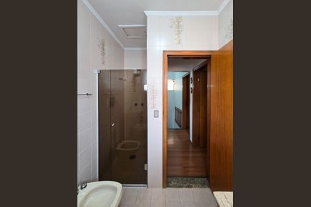 Casa à venda com 305m², 4 quartos e 4 vagas Casa à venda com 305m², 4 quartos e 4 vagasBanheiro Social