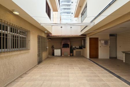 Casa à venda com 305m², 4 quartos e 4 vagas Casa à venda com 305m², 4 quartos e 4 vagasÁrea - Churrasqueira
