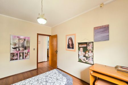 Casa à venda com 305m², 4 quartos e 4 vagas Casa à venda com 305m², 4 quartos e 4 vagasQuarto 2