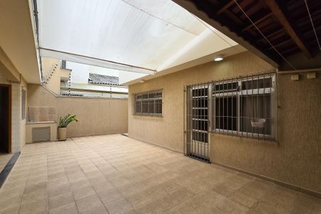 Casa à venda com 305m², 4 quartos e 4 vagas Casa à venda com 305m², 4 quartos e 4 vagasÁrea - Churrasqueira
