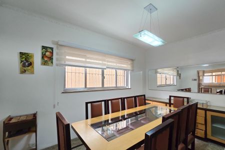 Casa à venda com 305m², 4 quartos e 4 vagas Casa à venda com 305m², 4 quartos e 4 vagasSala de Jantar