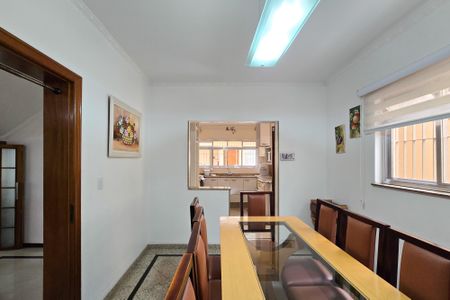 Casa à venda com 305m², 4 quartos e 4 vagas Casa à venda com 305m², 4 quartos e 4 vagasSala de Jantar