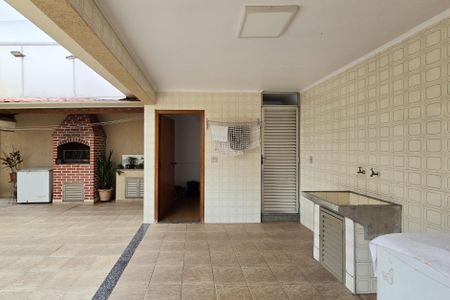 Casa à venda com 305m², 4 quartos e 4 vagas Casa à venda com 305m², 4 quartos e 4 vagasÁrea de Serviço