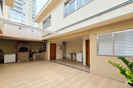 Casa à venda com 305m², 4 quartos e 4 vagas Casa à venda com 305m², 4 quartos e 4 vagasÁrea - Churrasqueira