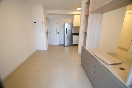 Sala de kitnet/studio para alugar com 1 quarto, 46m² em Centro, Campinas