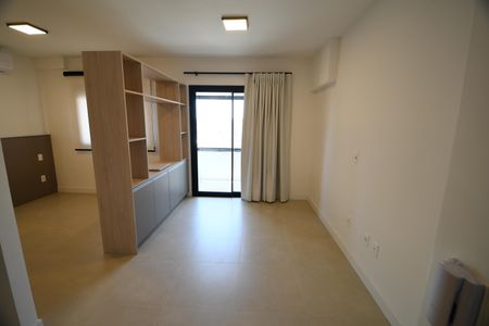 Sala de kitnet/studio para alugar com 1 quarto, 46m² em Centro, Campinas