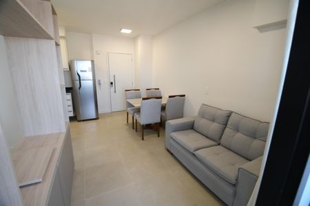 Sala de kitnet/studio para alugar com 1 quarto, 46m² em Centro, Campinas