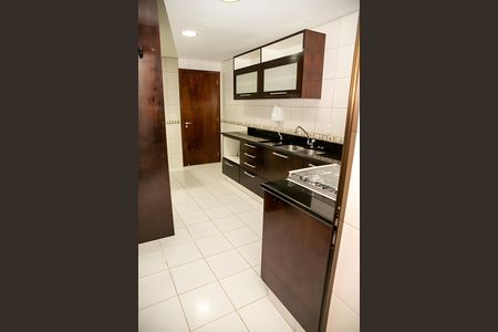 Cozinha de apartamento para alugar com 3 quartos, 140m² em Vila Brandina, Campinas