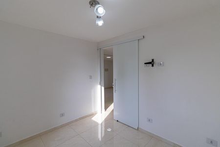 Quarto 2 de apartamento para alugar com 2 quartos, 45m² em Parque Santa Rita, São Paulo