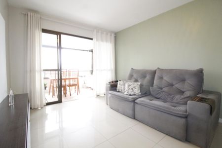 Sala  de apartamento para alugar com 1 quarto, 53m² em Paralela, Salvador