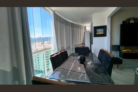 Apartamento à venda com 100m², 2 quartos e 3 vagas