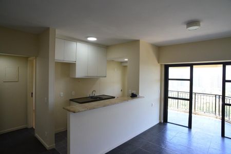 Sala de apartamento para alugar com 2 quartos, 84m² em Barra da Tijuca, Rio de Janeiro