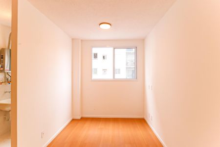 Sala de apartamento para alugar com 1 quarto, 32m² em Todos Os Santos, Rio de Janeiro