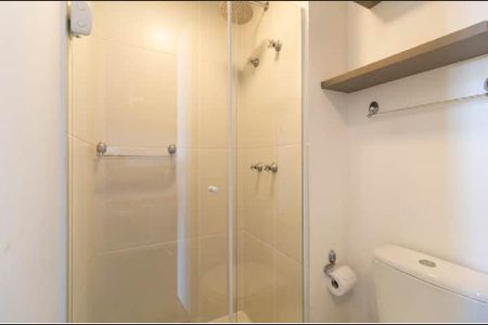 Banheiro  de apartamento para alugar com 1 quarto, 35m² em Jardim das Acacias, São Paulo