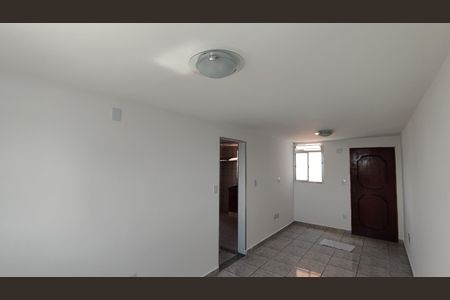Sala de apartamento para alugar com 2 quartos, 56m² em Conjunto Residencial José Bonifácio, São Paulo