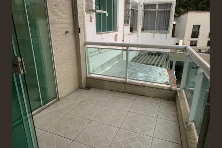 Apartamento à venda com 64m², 2 quartos e 1 vaga