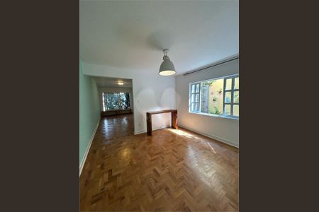 Casa à venda com 4 quartos, 218m² em Chácara Santo Antônio (Zona Sul), São Paulo