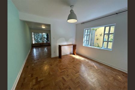 Casa à venda com 4 quartos, 218m² em Chácara Santo Antônio (Zona Sul), São Paulo