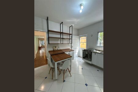 Casa à venda com 4 quartos, 218m² em Chácara Santo Antônio (Zona Sul), São Paulo