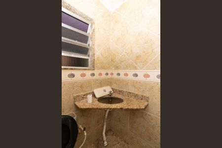 Banheiro de casa para alugar com 1 quarto, 60m² em Rocha Miranda, Rio de Janeiro