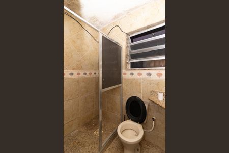 Banheiro de casa para alugar com 1 quarto, 60m² em Rocha Miranda, Rio de Janeiro