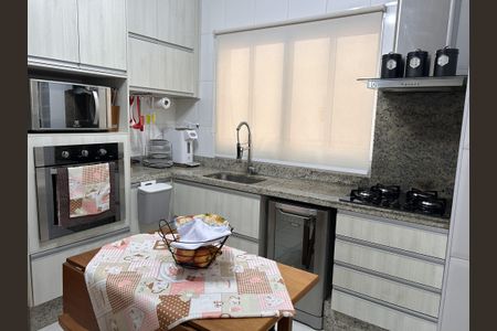 Casa à venda com 3 quartos, 360m² em Cidade Mãe do Céu, São Paulo