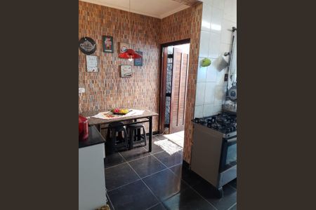 Casa à venda com 90m², 3 quartos e 1 vaga