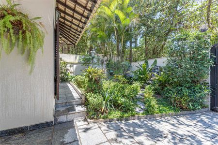 Casa à venda com 4 quartos, 388m² em Jardim Marajoara, São Paulo