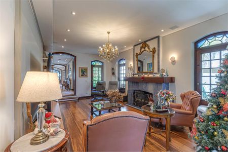 Casa à venda com 4 quartos, 388m² em Jardim Marajoara, São Paulo