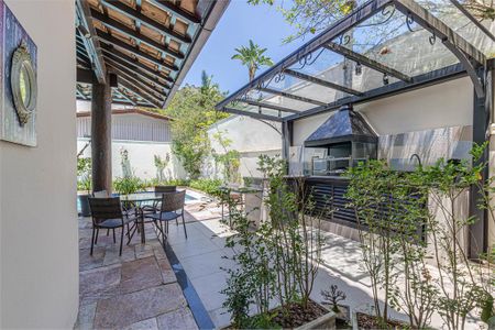 Casa à venda com 4 quartos, 388m² em Jardim Marajoara, São Paulo