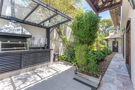Casa à venda com 4 quartos, 388m² em Jardim Marajoara, São Paulo