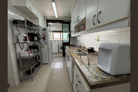 Apartamento à venda com 115m², 3 quartos e 2 vagasCozinha