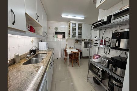 Apartamento à venda com 115m², 3 quartos e 2 vagasCozinha
