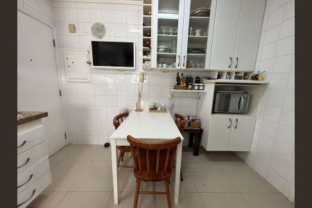 Apartamento à venda com 115m², 3 quartos e 2 vagasCozinha