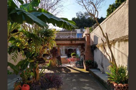 Casa à venda com 303m², 4 quartos e 5 vagas