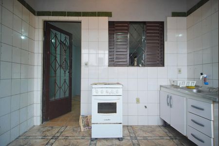 Cozinha de casa para alugar com 1 quarto, 99m² em Navegantes, Porto Alegre