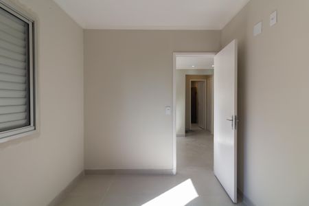 Quarto 1 de apartamento para alugar com 2 quartos, 46m² em Itaim Paulista, São Paulo