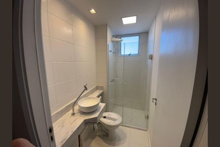 Banheiro de apartamento à venda com 2 quartos, 45m² em Jardim São Vicente, Campinas