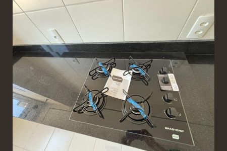 Cozinha de apartamento à venda com 2 quartos, 45m² em Jardim São Vicente, Campinas