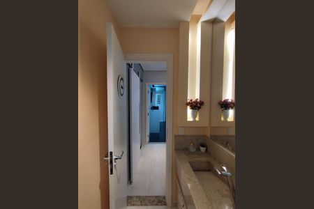 Casa à venda com 225m², 3 quartos e 5 vagas Casa à venda com 225m², 3 quartos e 5 vagasLavabo