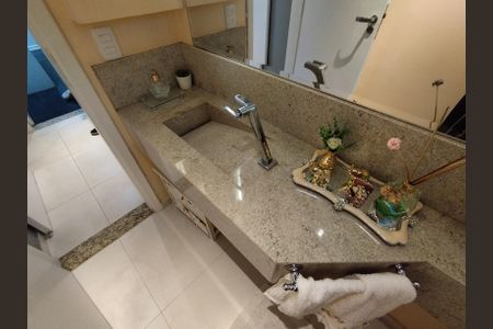 Casa à venda com 225m², 3 quartos e 5 vagas Casa à venda com 225m², 3 quartos e 5 vagasLavabo