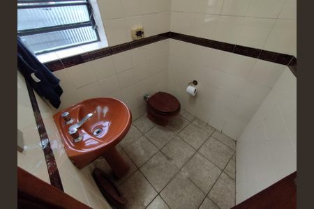 Casa à venda com 225m², 3 quartos e 5 vagas Casa à venda com 225m², 3 quartos e 5 vagasBanheiro - torneira