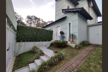 Casa à venda com 225m², 3 quartos e 5 vagas Casa à venda com 225m², 3 quartos e 5 vagasEntrada