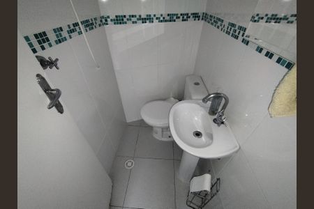 Casa à venda com 225m², 3 quartos e 5 vagas Casa à venda com 225m², 3 quartos e 5 vagasBanheiro de Serviço